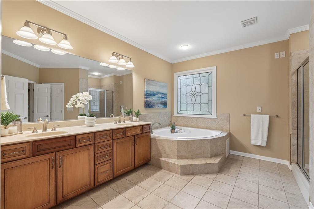 2436 Fontainebleau Drive