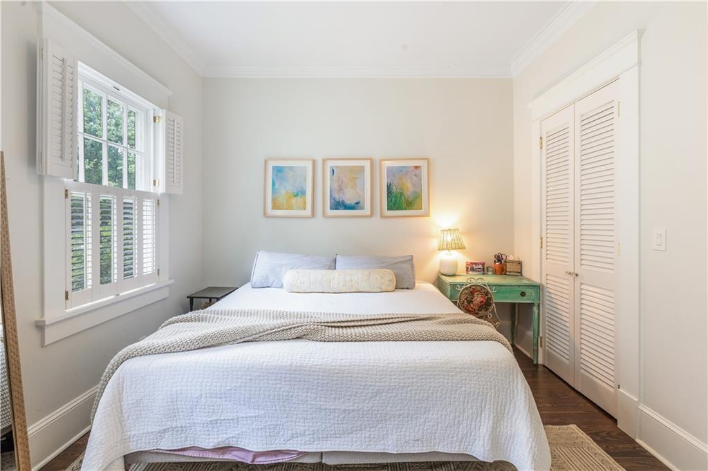 1091 Saint Louis Place