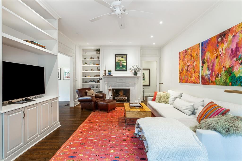1091 Saint Louis Place