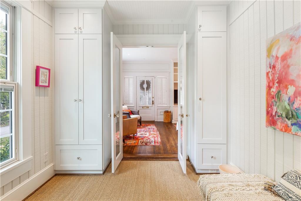 1091 Saint Louis Place