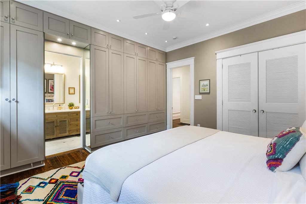 1091 Saint Louis Place