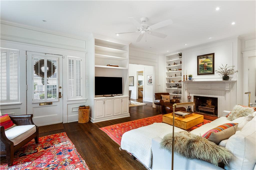 1091 Saint Louis Place