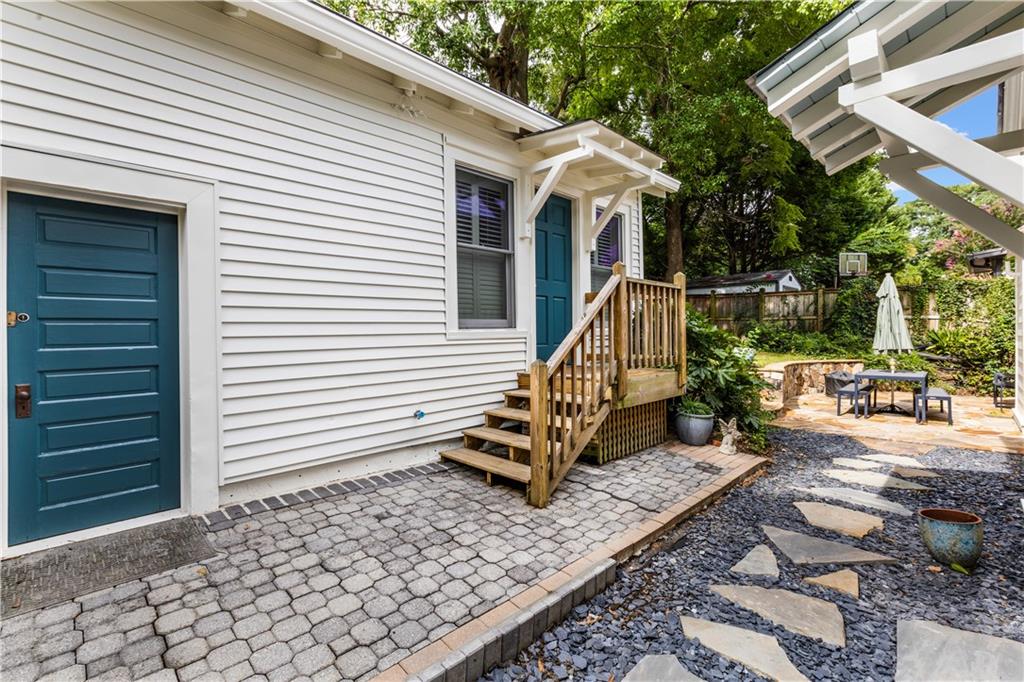 1091 Saint Louis Place