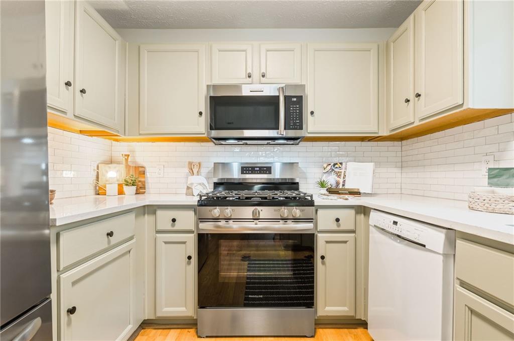 3281 Avensong Village Circle