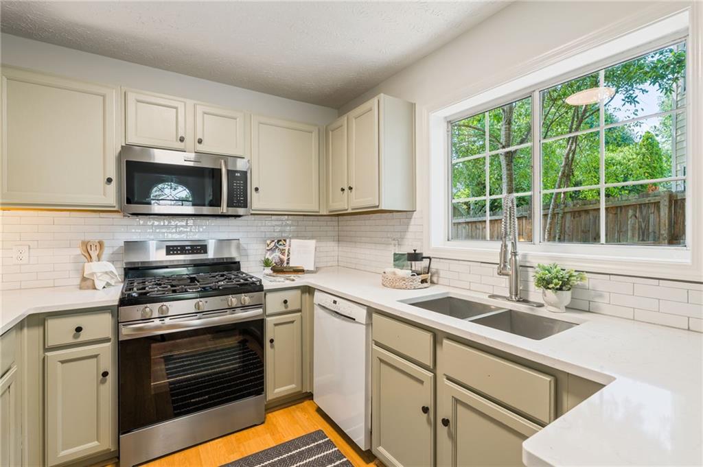 3281 Avensong Village Circle