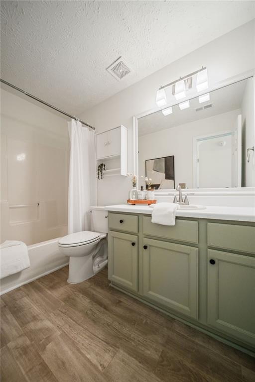 3281 Avensong Village Circle