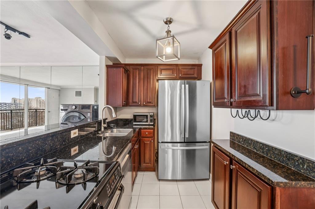 620 Peachtree Street NE Unit 706
