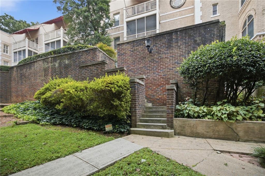 2222 Peachtree Road NW Unit B5