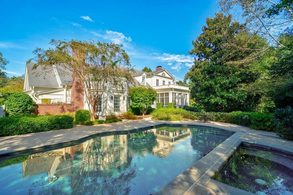400 Windship Place