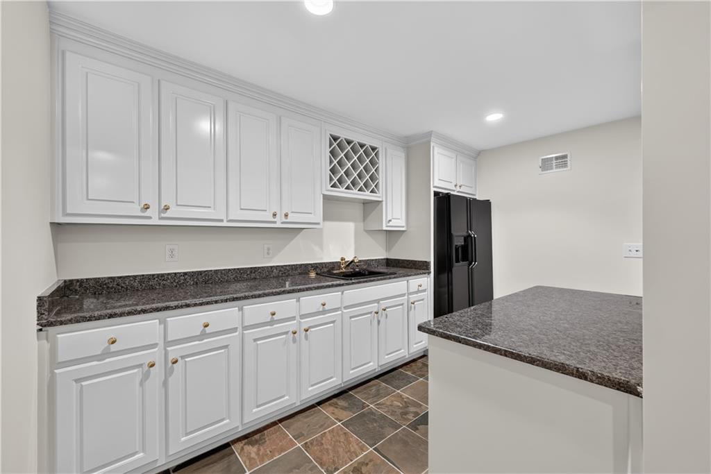 400 Windship Place