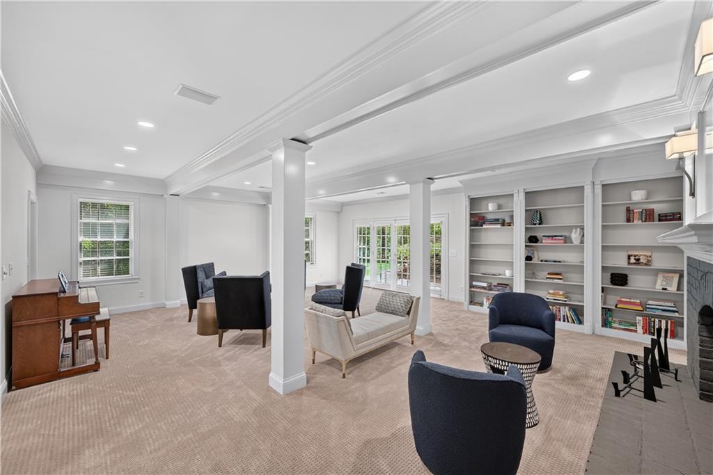 400 Windship Place