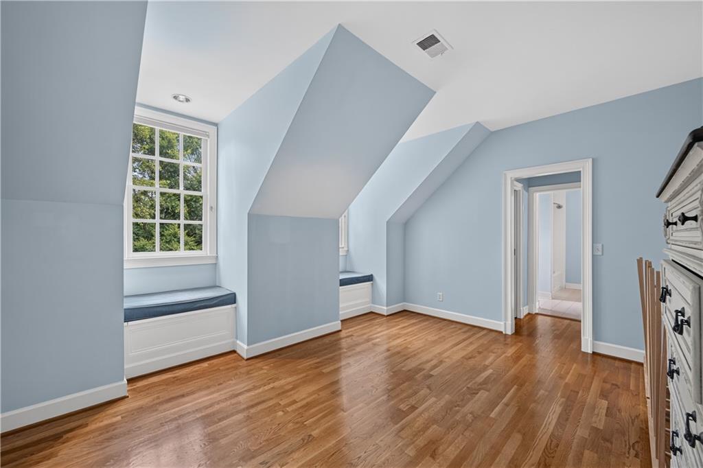 400 Windship Place