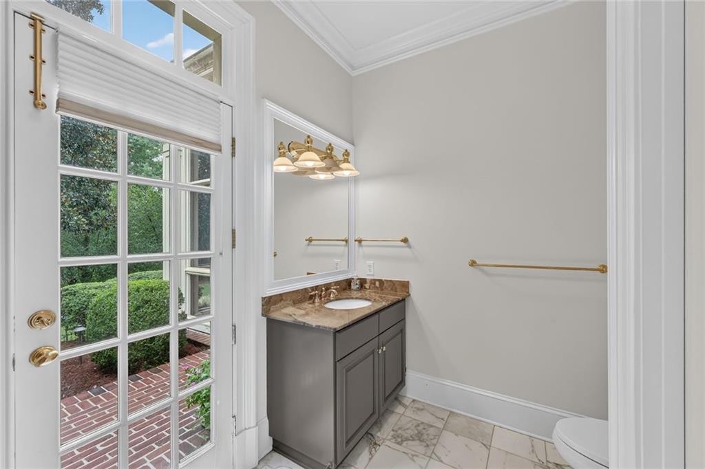 400 Windship Place