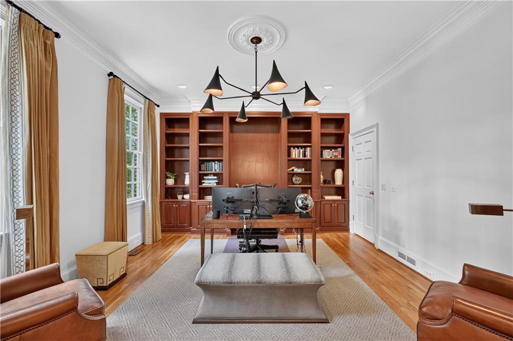 400 Windship Place