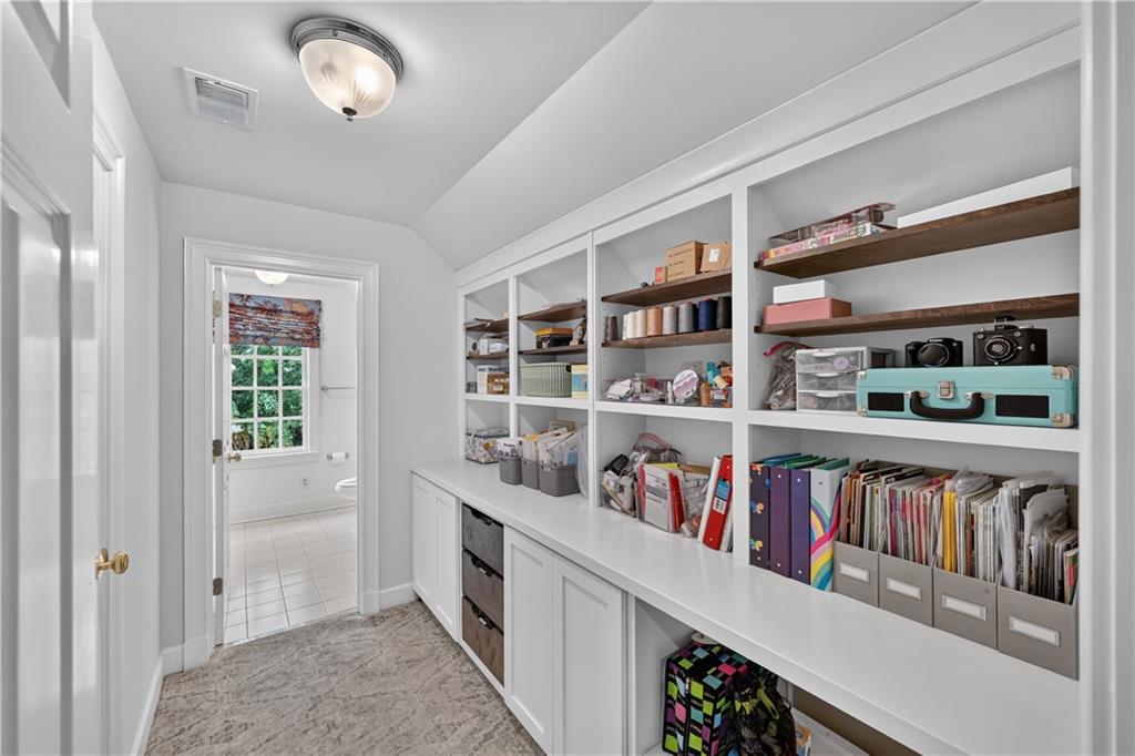 400 Windship Place