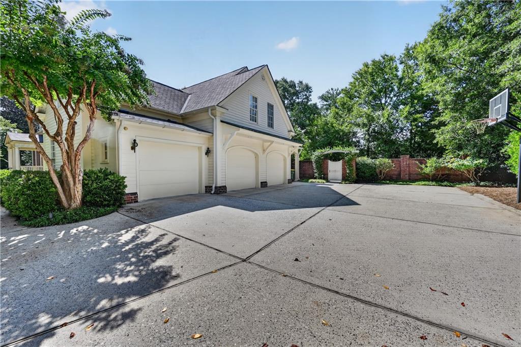 400 Windship Place
