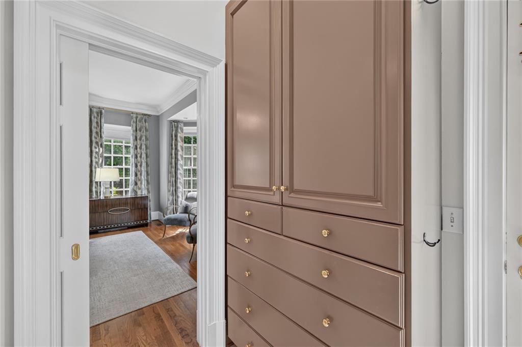 400 Windship Place