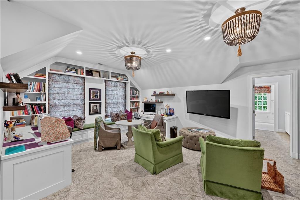 400 Windship Place