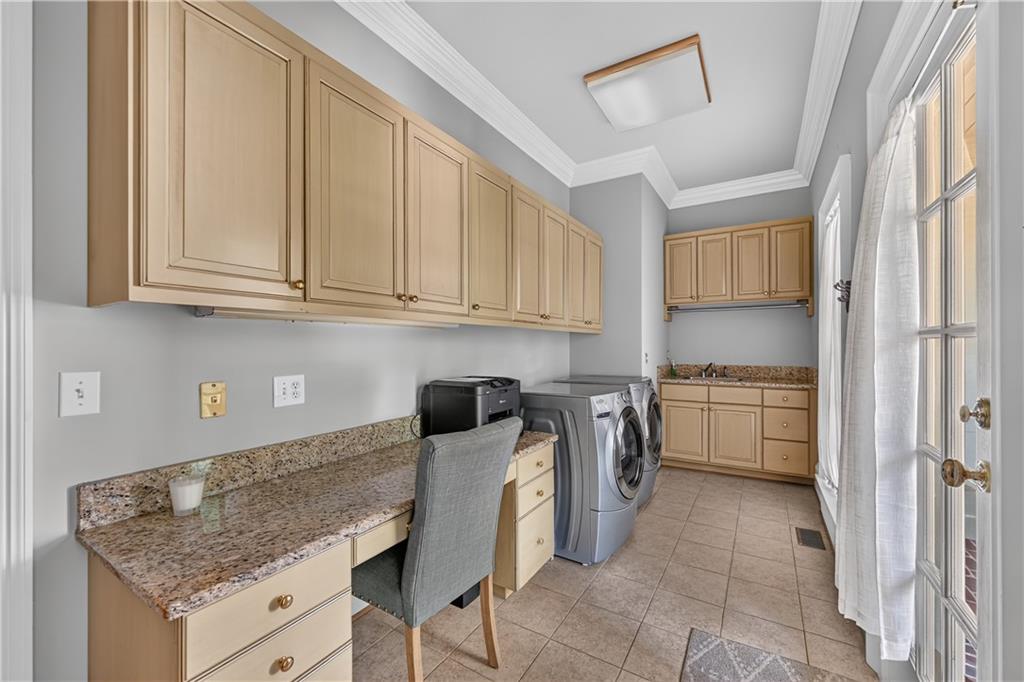 400 Windship Place