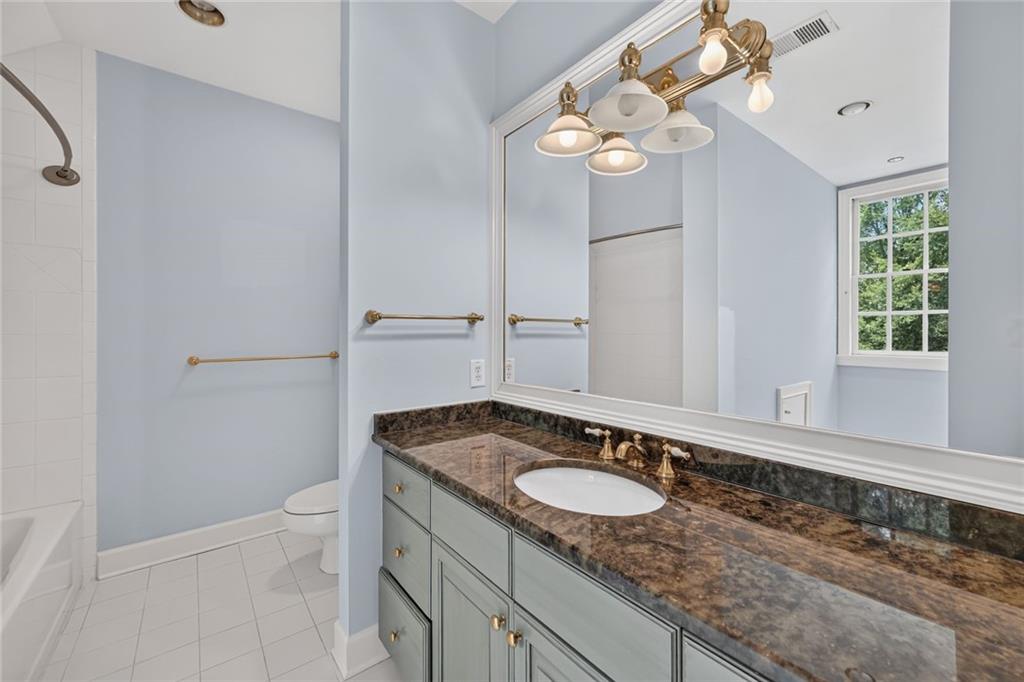 400 Windship Place