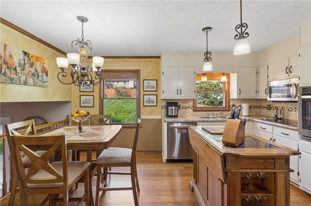 6876 Kingsboro Drive