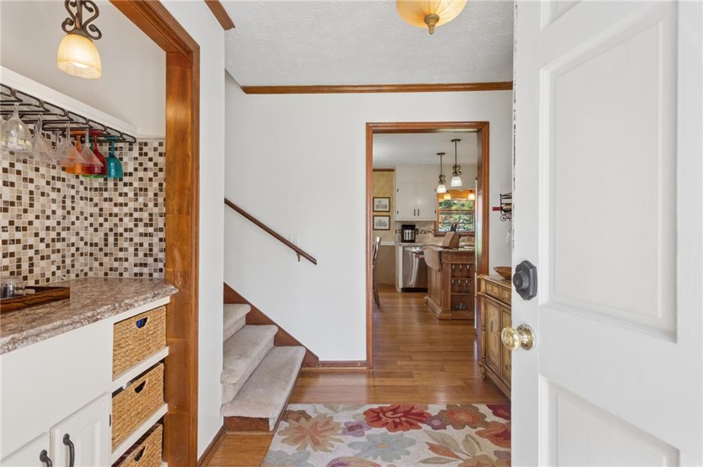 6876 Kingsboro Drive