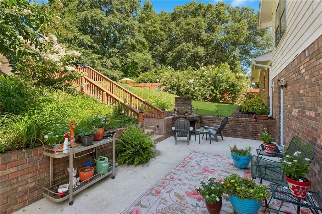 6876 Kingsboro Drive