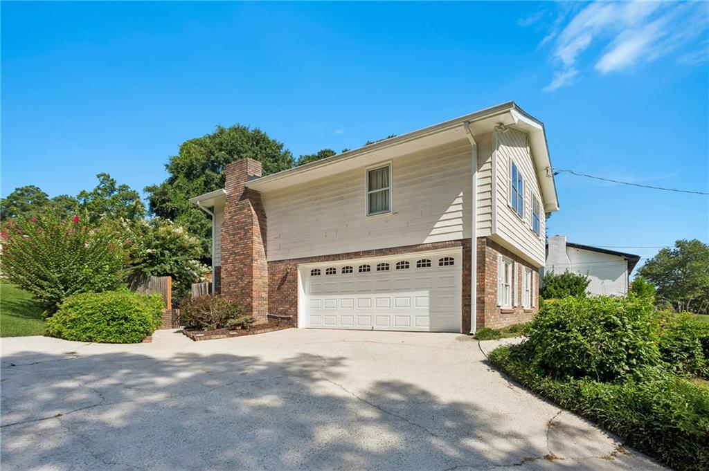 6876 Kingsboro Drive