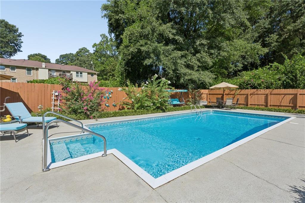 6876 Kingsboro Drive