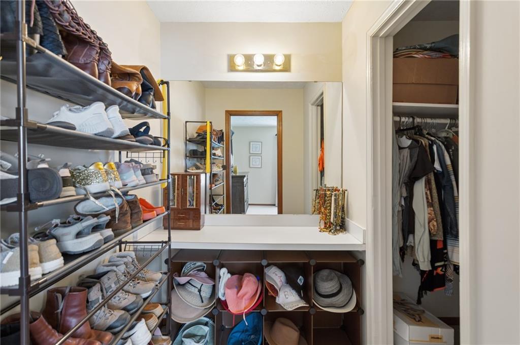 6876 Kingsboro Drive