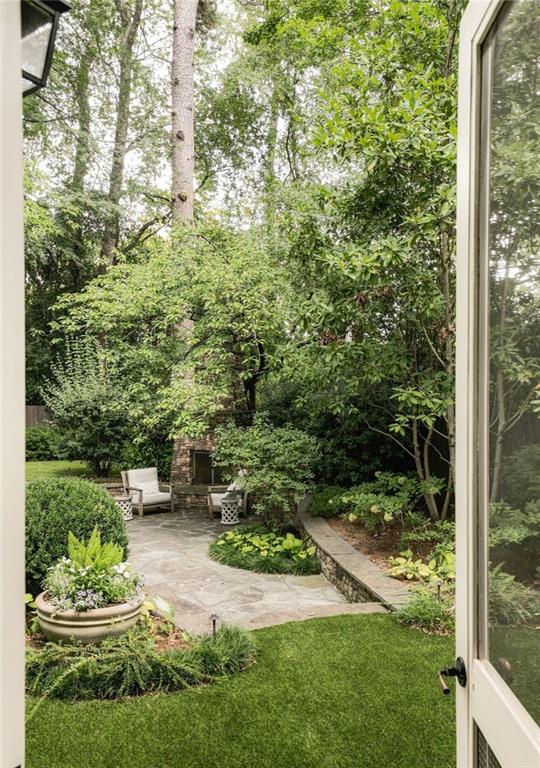 77 Avery Drive NE