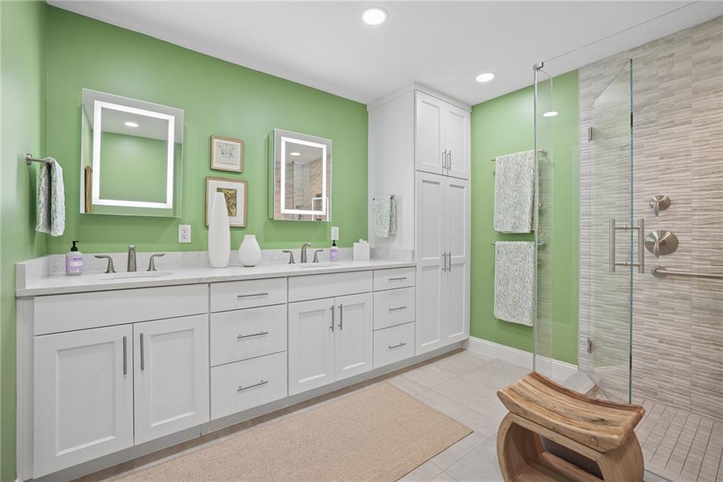 50 Biscayne Drive Unit 2104