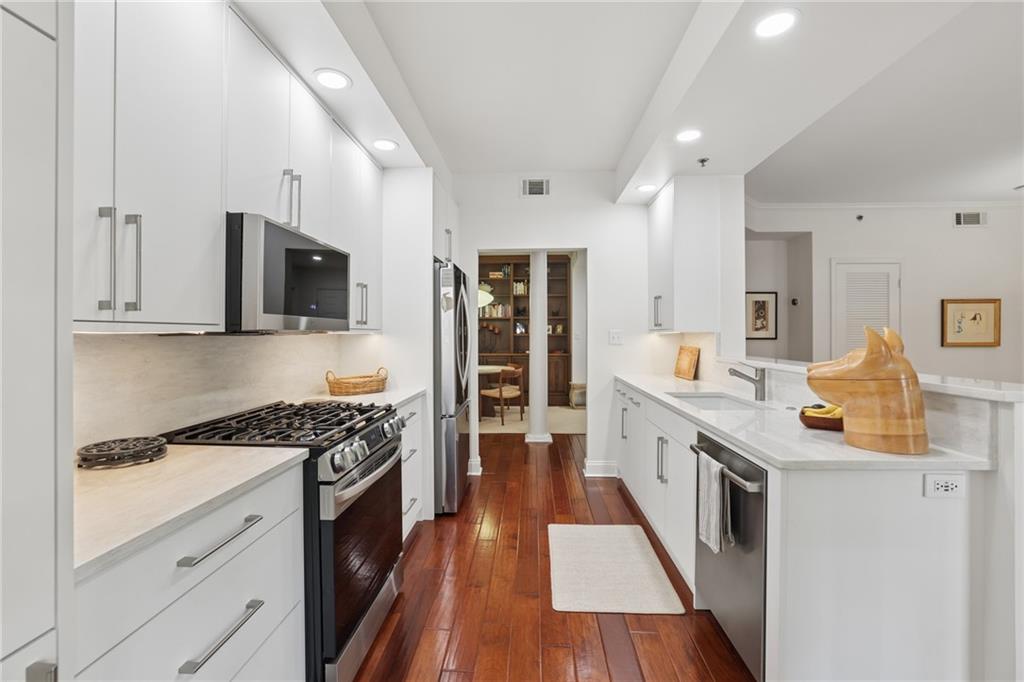 50 Biscayne Drive Unit 2104