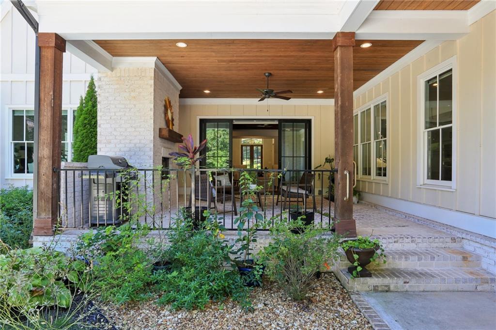 4218 Oak Forest Dr.
