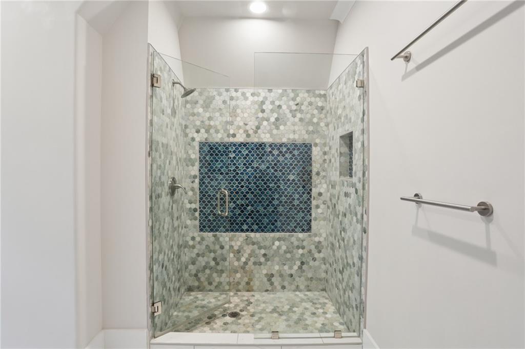 4218 Oak Forest Dr.