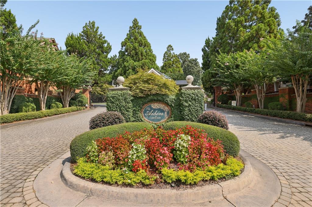 1036 Arbor Trace NE