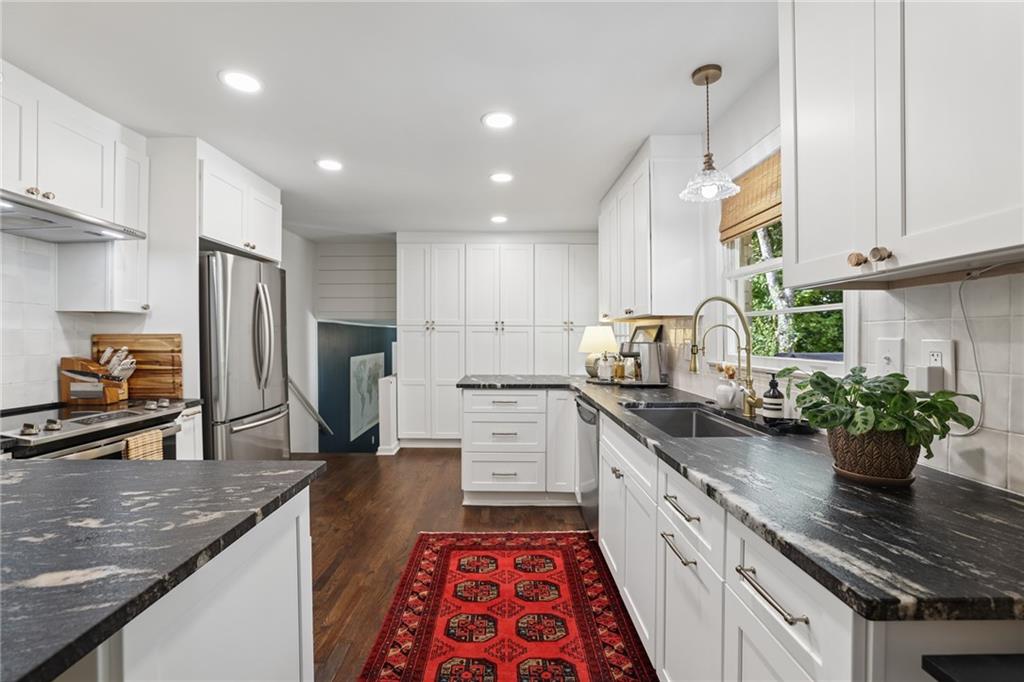2756 Fontainebleau Drive