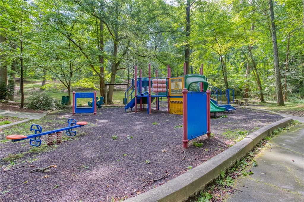 976 Dean Drive NW