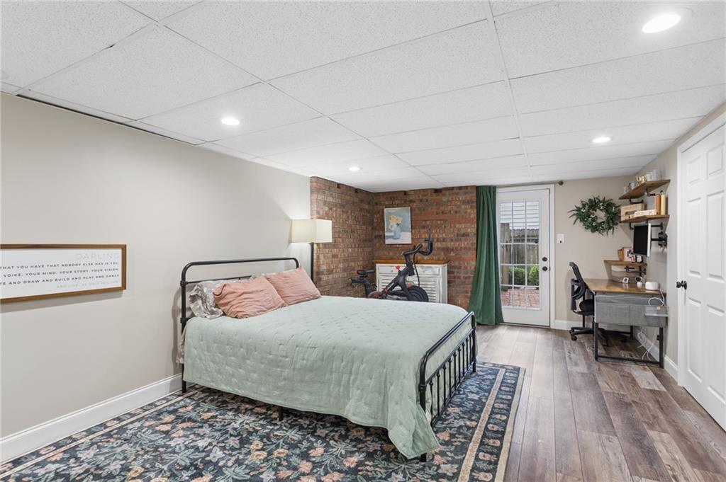 3825 Creekview Drive NE