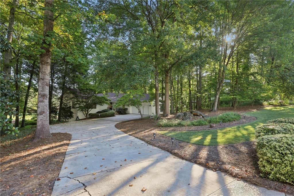 2350 Roxburgh Drive