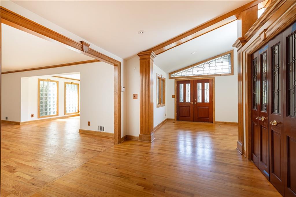 3267 Ivanhoe Drive