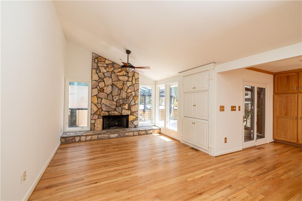 3267 Ivanhoe Drive