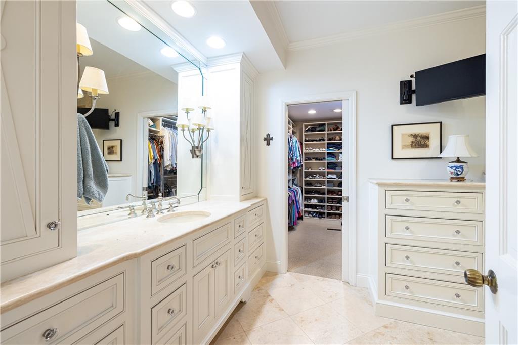 945 River Overlook Court