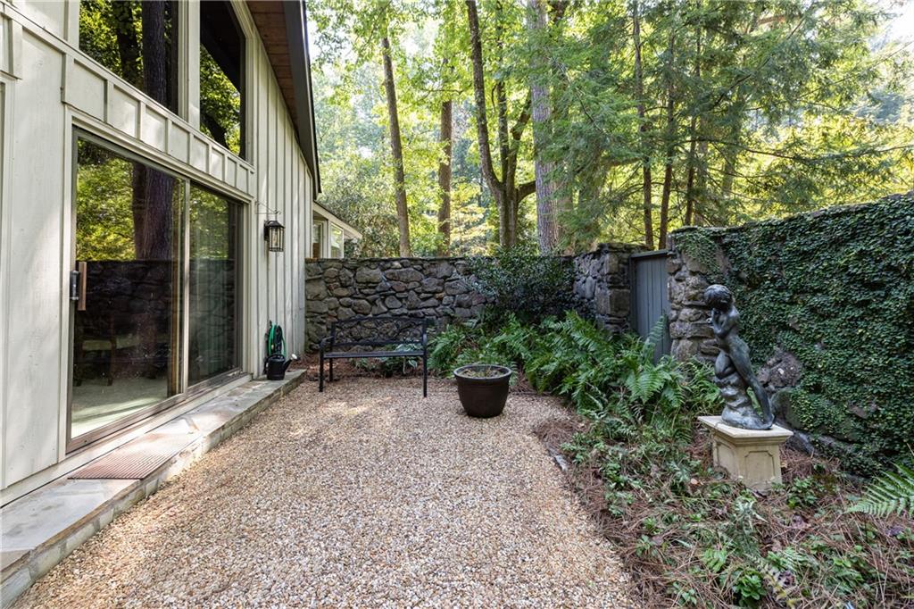 945 River Overlook Court