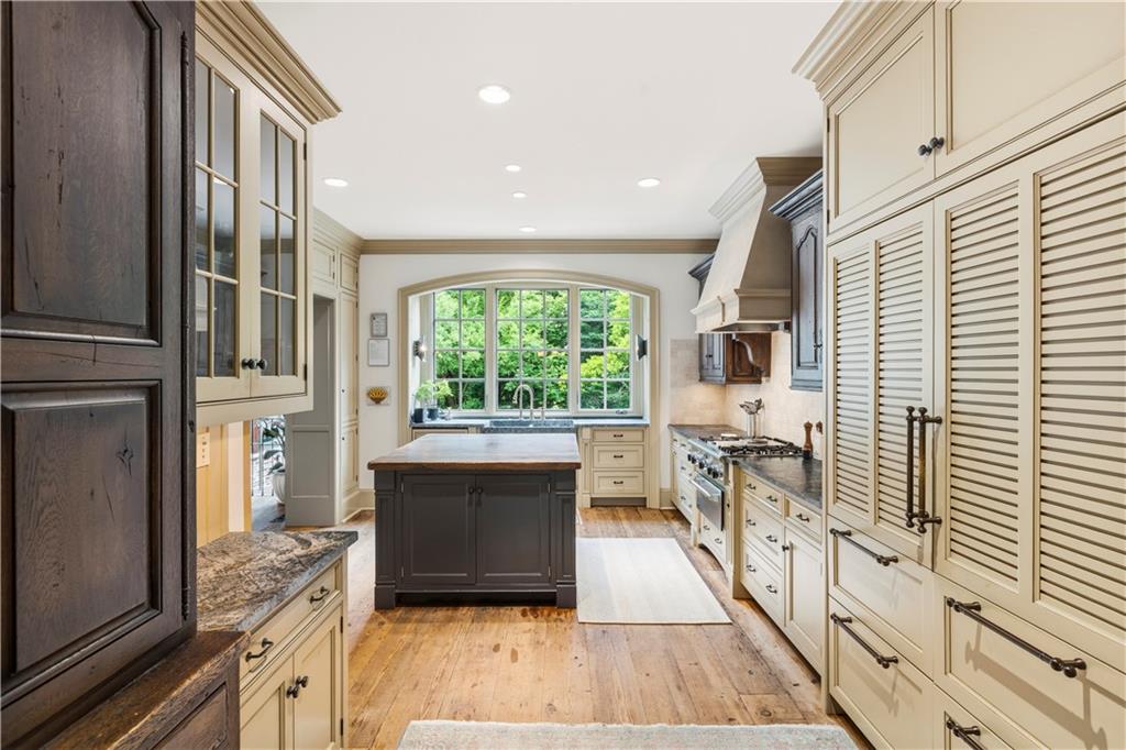 45 Montclair Drive NE