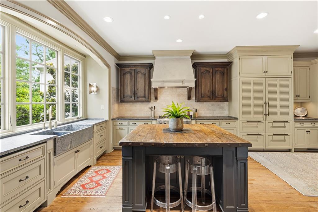 45 Montclair Drive NE