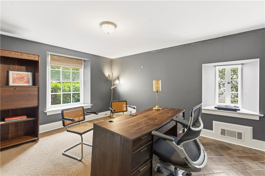 45 Montclair Drive NE