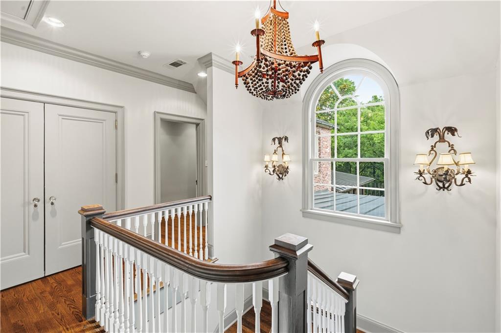 45 Montclair Drive NE