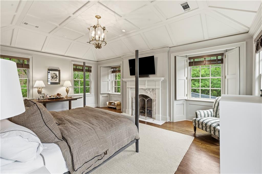 45 Montclair Drive NE