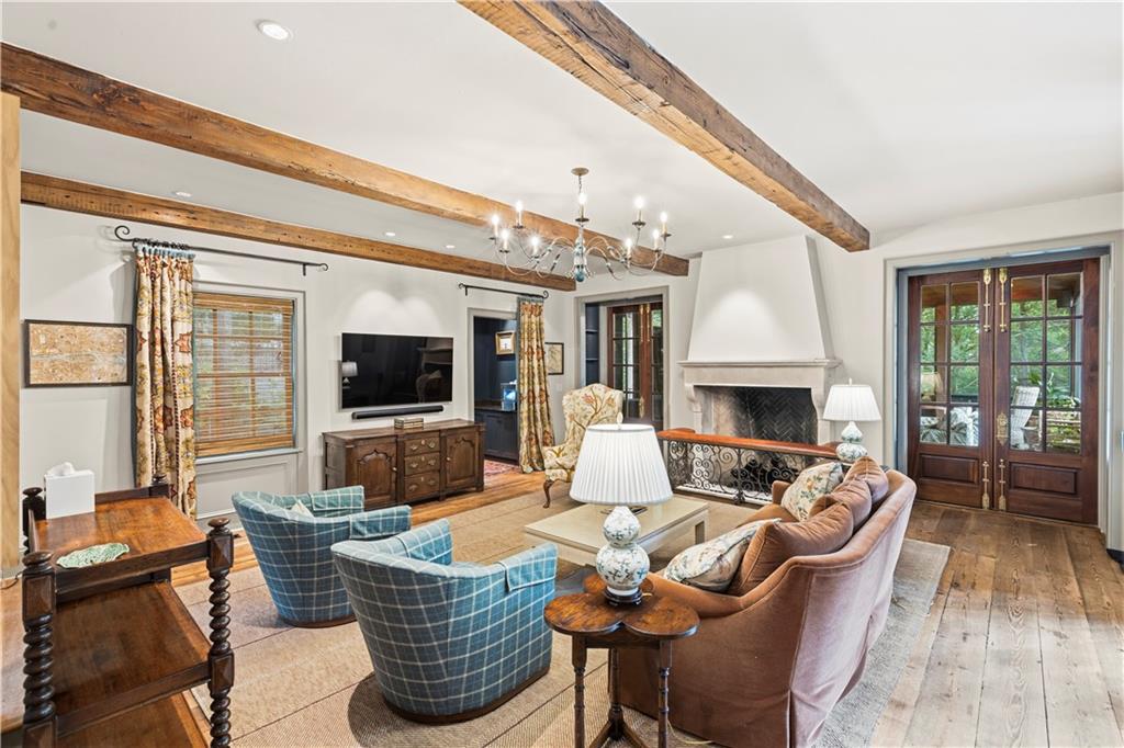 45 Montclair Drive NE
